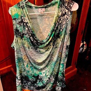 Worrying slinking top